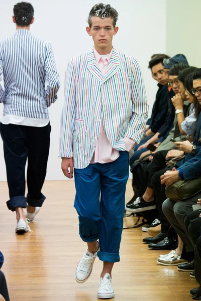 Look 30